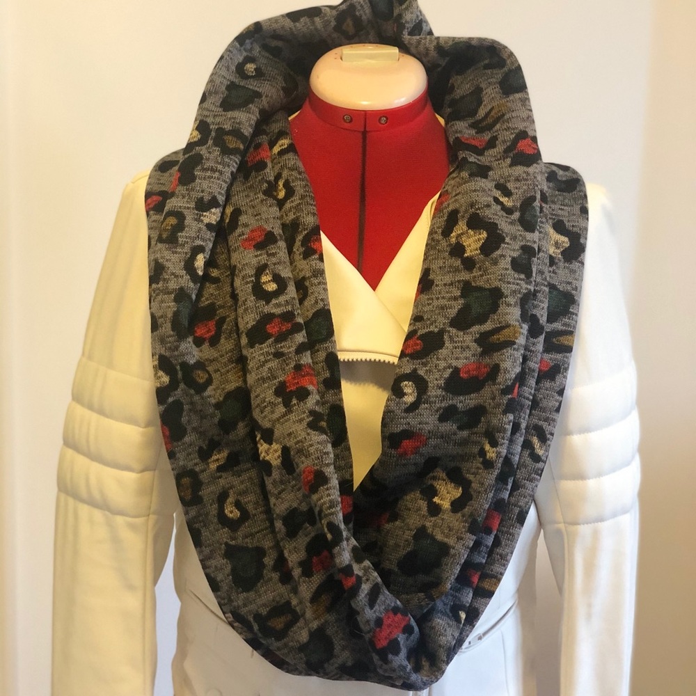 Infinity scarf leopard print